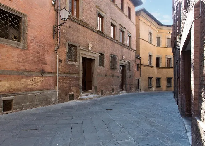 Palazzo Piccolomini Appartamento *